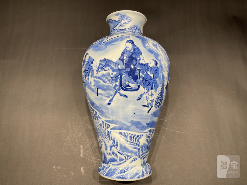清宣统 青花踏雪寻梅梅瓶 - 图2